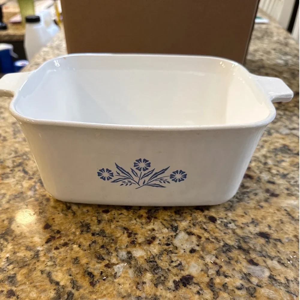 Corning Ware Blue Cornflower P-4-B 1.5 QT Casserole Dish Square Baker Pyroceram